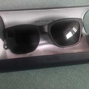 Robinson Jet Black Matte
by Warby Parker